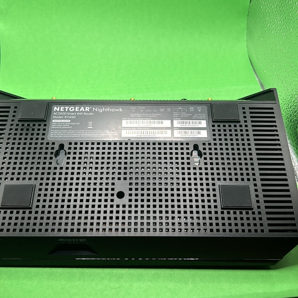 NETGEAR Nighthawk AC2600 Smart WiFi Router (R7450) - Picture 3 of 12